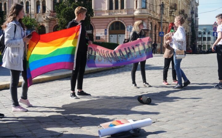 В Черновцах депутаты провалили попытку повторно запретить ЛГБТ-мероприятия в городе