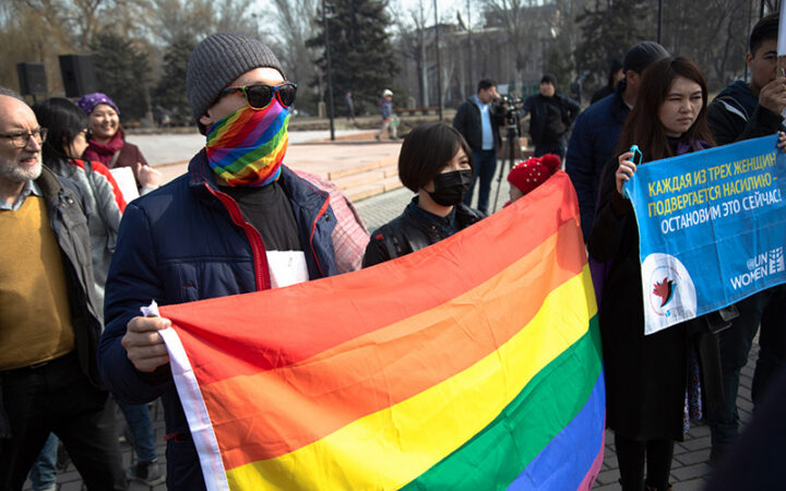 Мэрия Бишкека запретила ЛГБТ-символику на марше за права женщин 8 марта