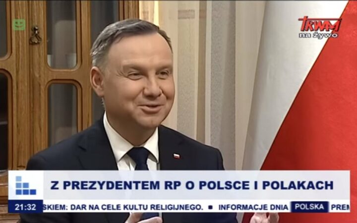 Дуда передумал: президент Польши теперь против партнерств для ЛГБТ и за запрет абортов