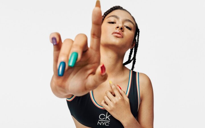 Calvin Klein выпустил кампанию в поддержку ЛГБТ+ сообщества
