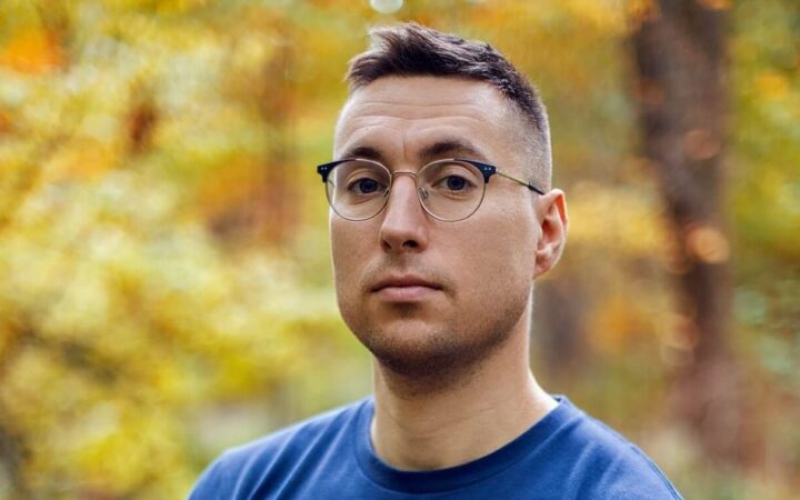 Иммигрант и гей: украинец Богдан Глоба – про альтернативу “русской колонне”, почему некоторые геи поддерживают Путина, и как его мама пыталась вылечить
