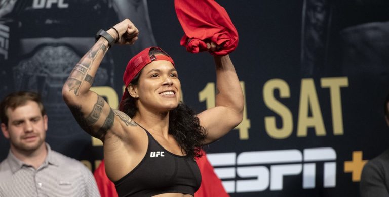 Чемпионка UFC скоро станет мамой, но будет защищать пояс: как это возможно