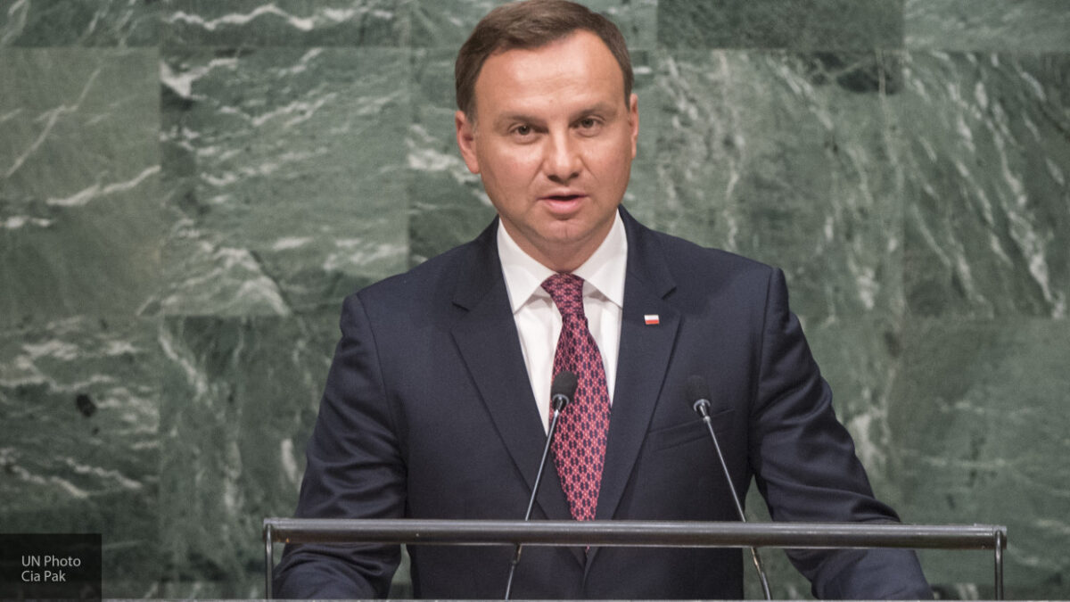 Действующий президент Польши перед выборами пообещал отменить уроки ЛГБТ-просвещения в школах