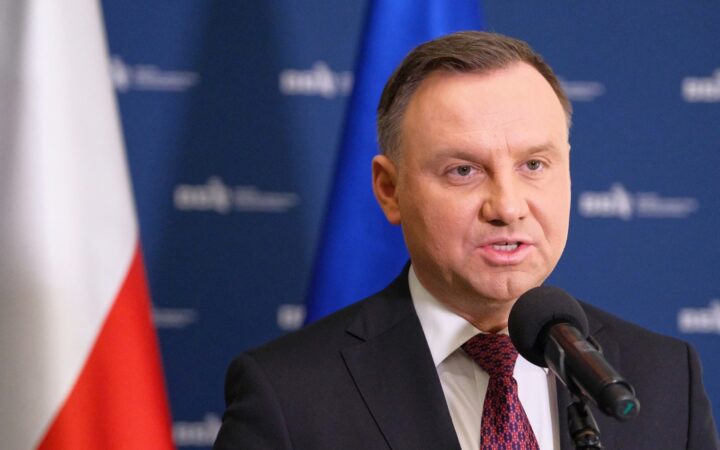 Анджей Дуда предложил поменять конституцию Польши из-за ЛГБТ