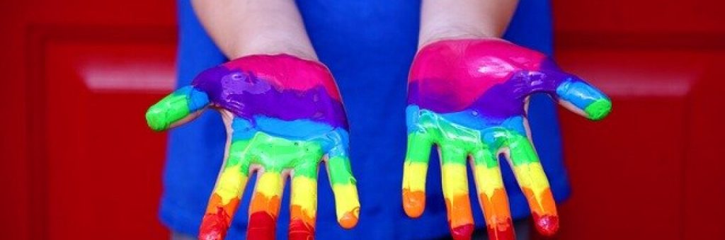 Дети ЛГБТ пар, родившиеся не в Канаде, теперь могут получить канадское гражданство