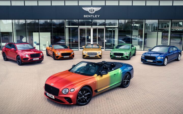 Bentley выпустила «радужный» кабриолет в поддержку ЛГБТ