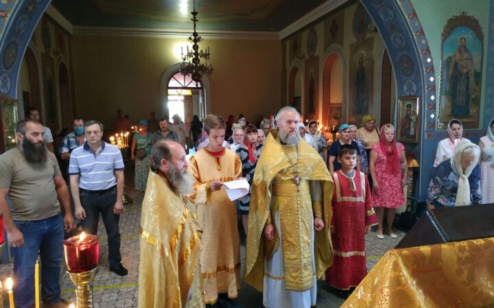В Запорожской области верующие УПЦ молились об отмене ЛГБТ-прайда