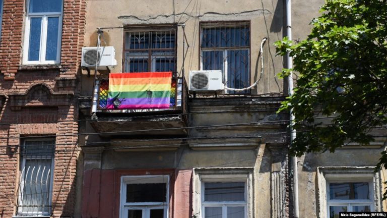 ЛГБТ-активисты призвали МВД расследовать серию атак на их офис в Тбилиси