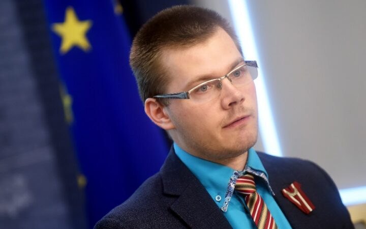 Публикация депутата Латвийского сейма Иесалниекса против ЛГБТ не является нарушением — комиссия Сейма