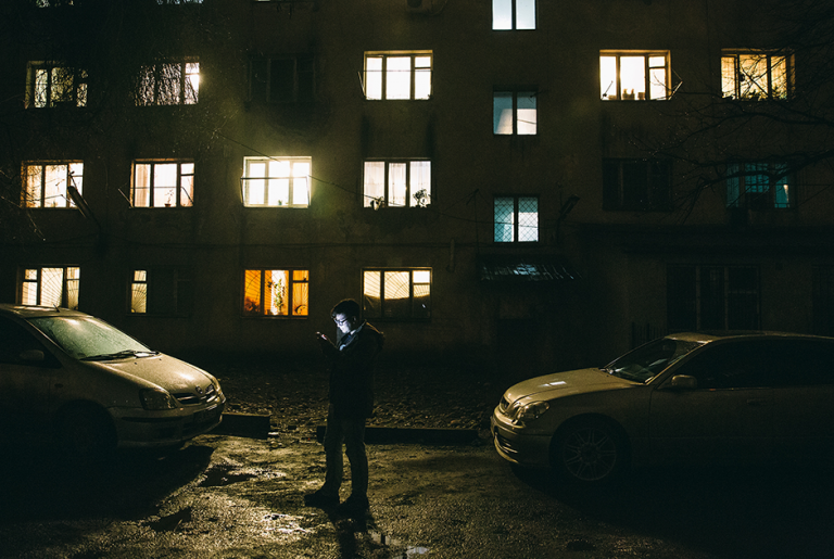 «Милиционер тыкал меня булавкой» Пытки, презрение и никакой помощи. Почему в Киргизии геи прячутся даже от близких