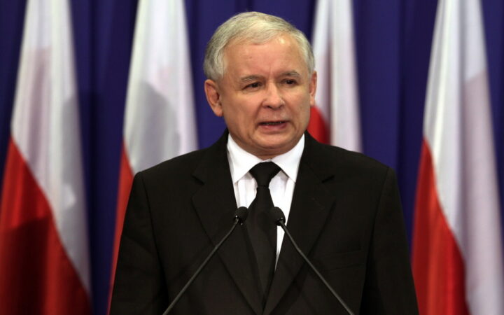 Качиньский призвал поляков защищаться от “идеологии” ЛГБТ
