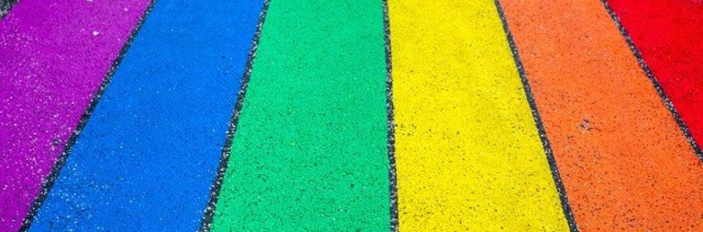 Против проповедника, выступающего против ЛГБТ в Ванкувере, организуют митинги