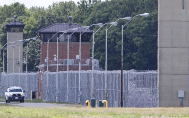 В Калифорнии трансгендеров будут размещать в тюрьмах в зависимости от их идентичности