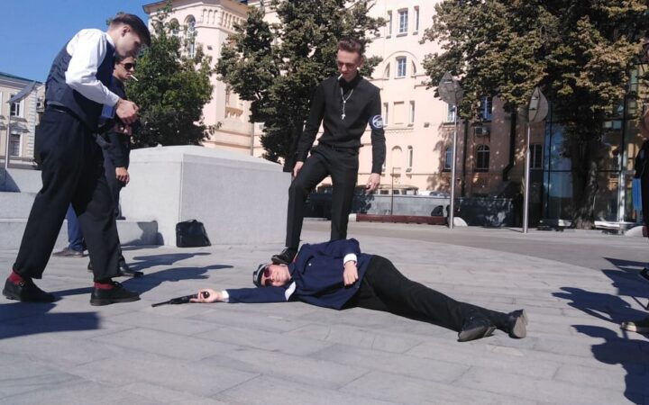 В центре Харькова устроили перфоманс против ЛГБТ-прайда