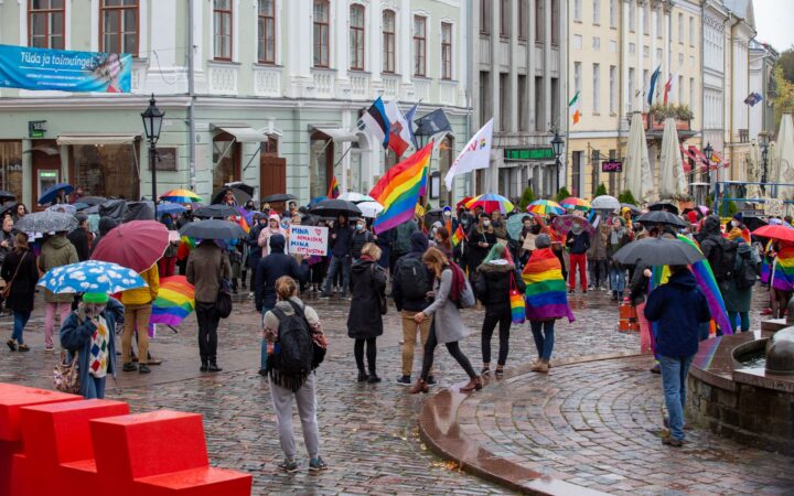 «Любовь есть любовь»: в Тарту, Эстония, прошла акция протеста против референдума о браке