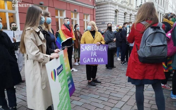 Представитель Латвийского ЛГБТ: отношение латвийцев и церкви к гей-союзам меняется, но…