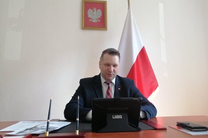 Министерство образования Польши возглавил гомофоб, обвиняемый в украинофобии и антисемитизме