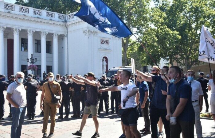 Денисову просят проверить деятельность праворадикальной организации “Традиция и порядок”