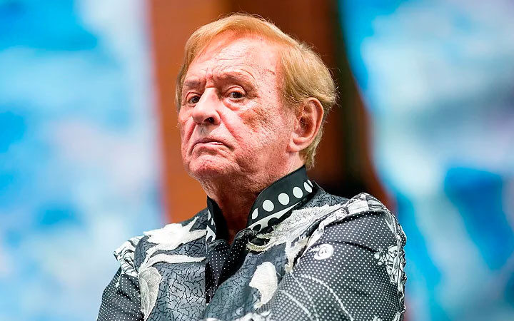 Роман Виктюк умер от последствий COVID-19