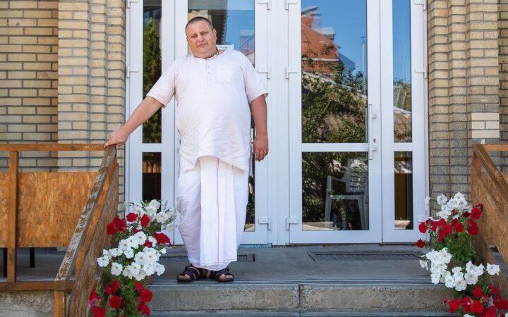 «Все имеет последствия». Священнослужитель из кришнаитского сообщества — о сексе до брака, роли мужчины и женщины и ЛГБТ