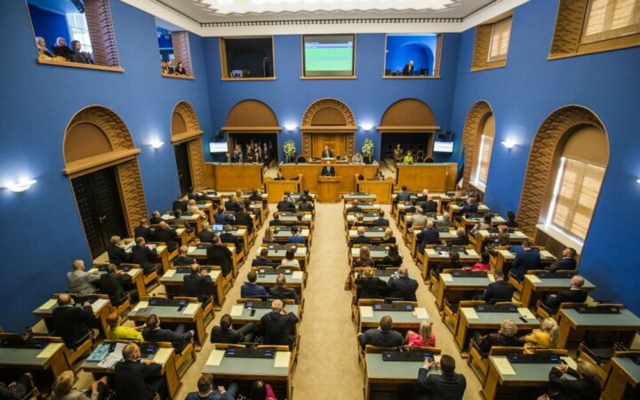 Проект проведения референдума о браке передан парламенту Эстонии
