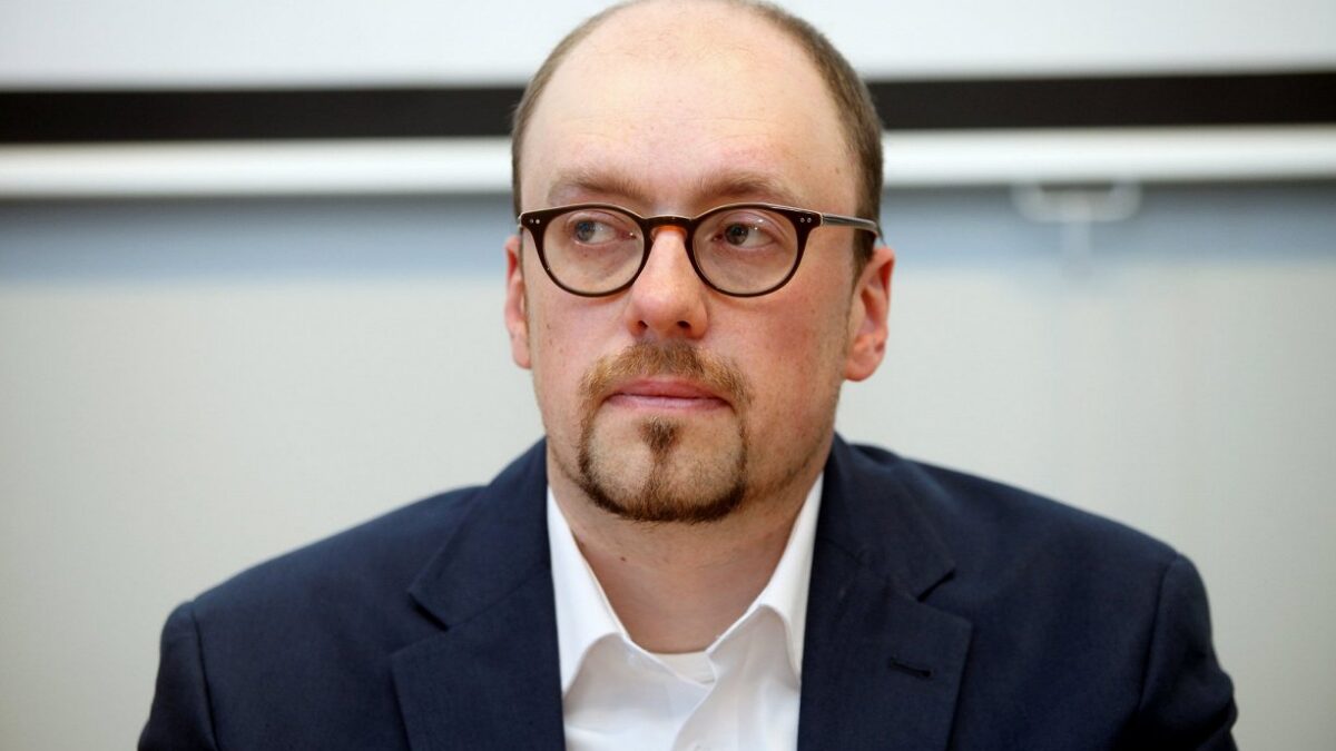 В Кенгарагсе (район Риги) на профессора РСУ напали — по его словам, из-за принадлежности к ЛГБТ