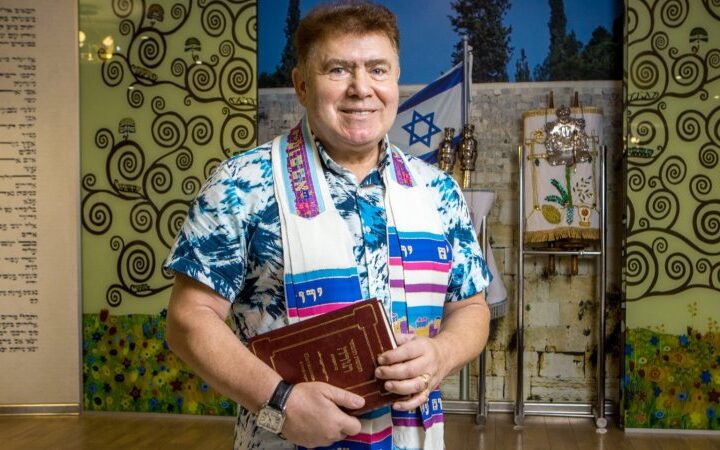 «Стать раввином может как мужчина, так и женщина». Раввин Александр Духовный — о гендерном равенстве и ЛГБТ с точки зрения прогрессивного иудаизма