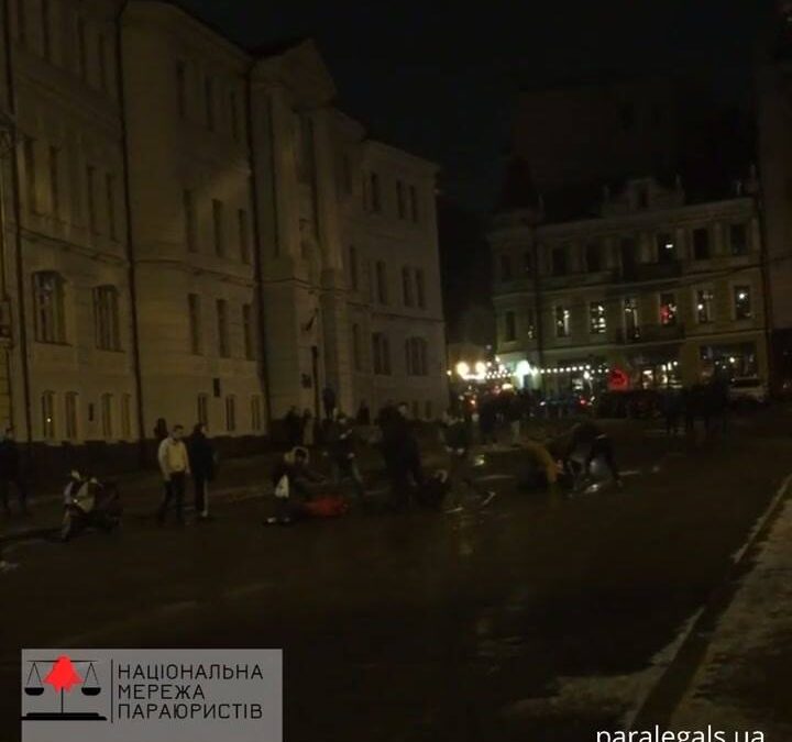 Очередное нападение неонацистов на Контрактовой