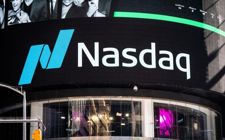 Главная технологическая биржа мира Nasdaq обяжет включать в совет директоров женщину, афроамериканца или ЛГБТ- представителя