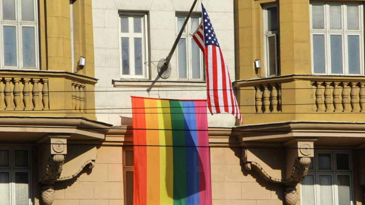 Джо Байден назначит спецпосланника США по делам ЛГБТ во всем мире