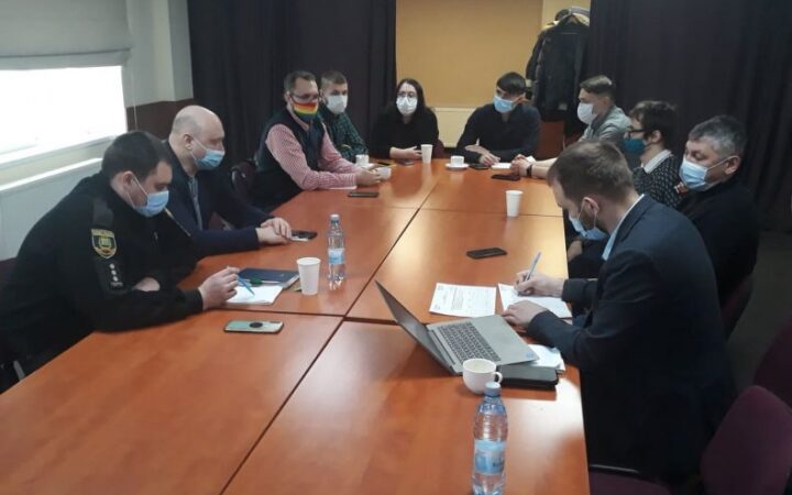 УХСПЧ инициировала проведение в Мариуполе рабочей встречи по теме безопасности мирных собраний с участием представителей ЛГБТКИ+ сообщества