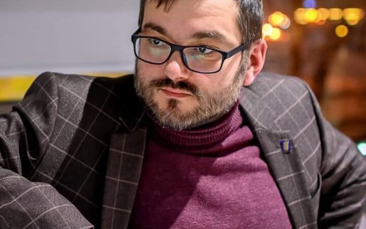 Депутат Киевсовета призывает сжигать подростков-геев