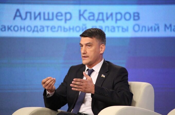 Узбекский политик Алишер Кадиров требует ужесточить ответственность за “гомосексуализм”