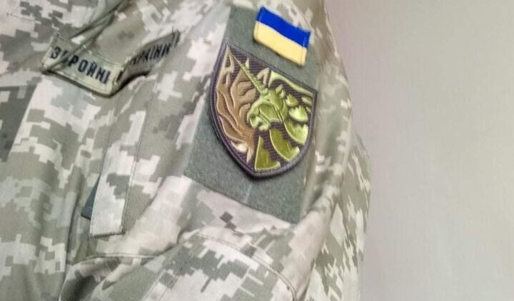 “Армия свободных”. ЛГБТ зовут подписать контракт с ВСУ