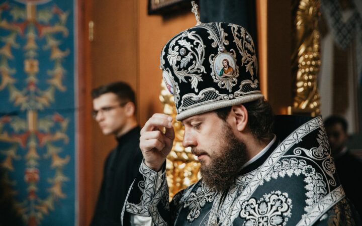 Епископ УПЦ напомнил об “опасности пропаганды ЛГБТ среди детей”