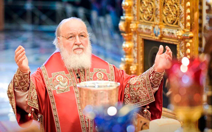Лидер РПЦ расценивает однополые союзы как “давление на семью”
