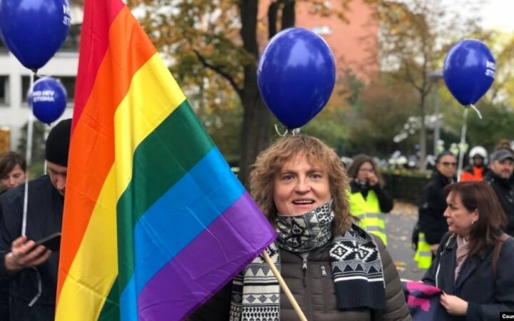 ЛГБТ-иноагент. Штраф за то, что не попросились в список сами