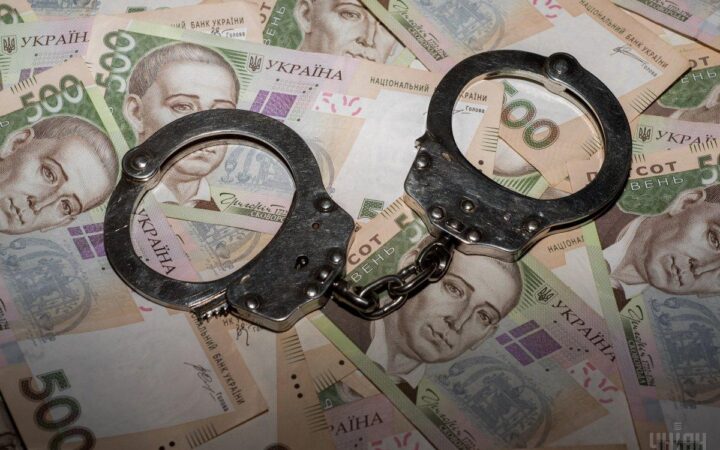 В Одессе полицейский с сообщниками вымогали деньги у мужчин