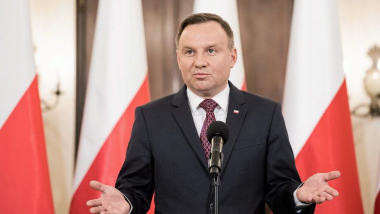 Президент Польши Анджей Дуда против ЛБГТ образования в школах