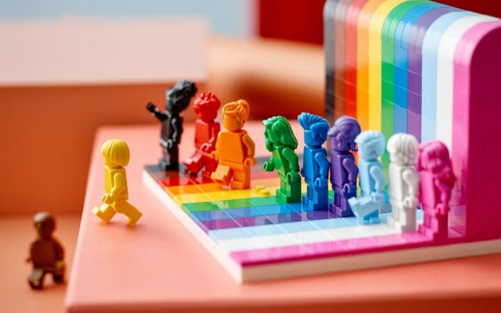 В Китае запретили продажу ЛГБТ-набора от LEGO