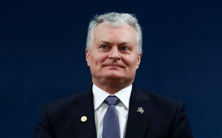 Президент Литвы пообещал не допустить преподавания в школах истории ЛГБТ