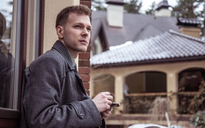 «Было страшно и стыдно рассказывать, что меня бьют». История о домашнем насилии в однополой паре
