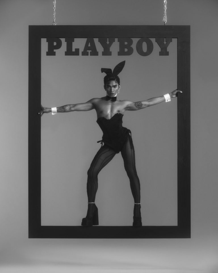На обложке журнала Playboy впервые оказался полуобнаженный гей