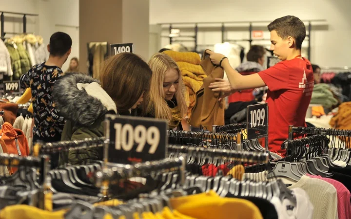 Британская компания Marks & Spencer раздала сотрудникам бейджи с местоимениями