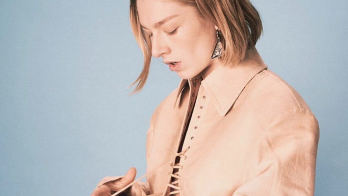 Хантер Шафер снялась в новой кампании Prada