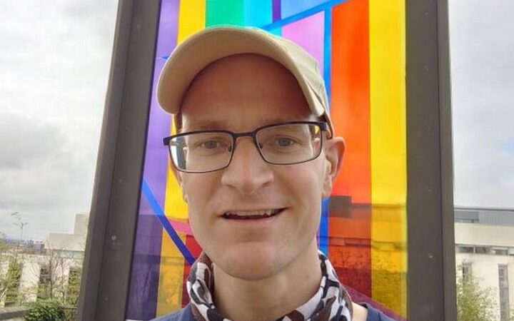 Британским священникам не удалось изгнать демона гомосексуальности из шеффилдского гея