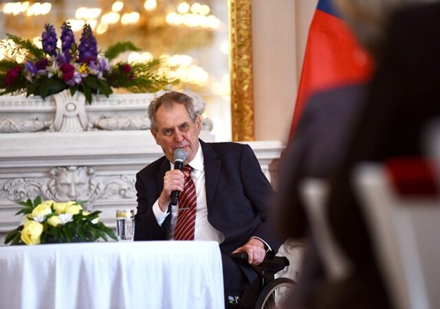 Президент Чехії Земан пообіцяв накласти вето на законопроект про одностатеві шлюби
