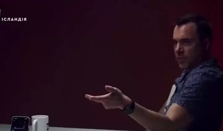 Арестович заявив, що “жінки в армії – це жах”. ЛГБТ-активісти знову вимагають його звільнити Источник статьи: Арестович заявив, що “жінки в армії – це жах”. ЛГБТ-активісти знову вимагають його звільнити