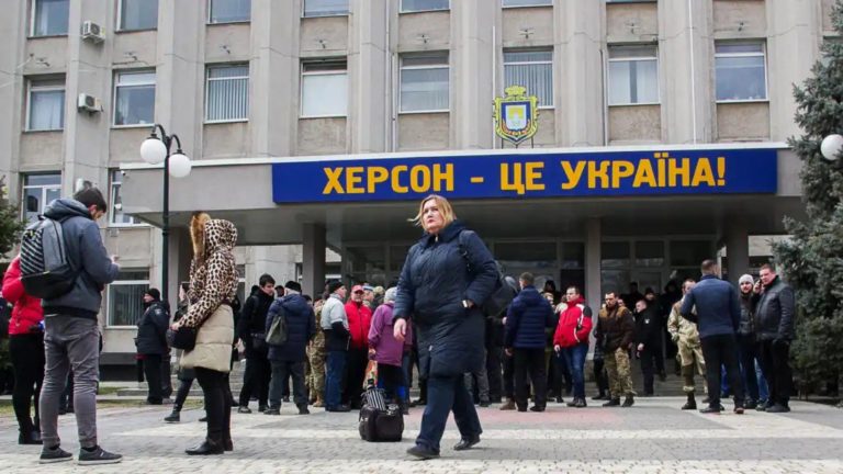 Як живуть ЛГБТ-люди в російській окупації