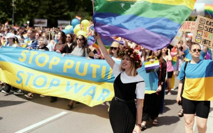 Завжди “не на часі”: де шукати допомогу ЛГБТ-українцям зі сходу України під час війни